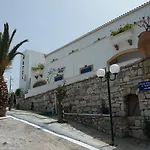 Venardos Hotel