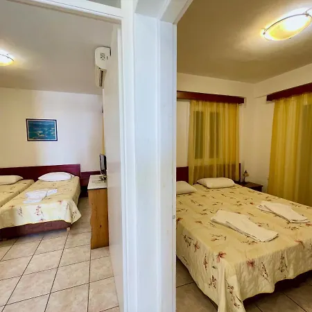 Venardos Hotel