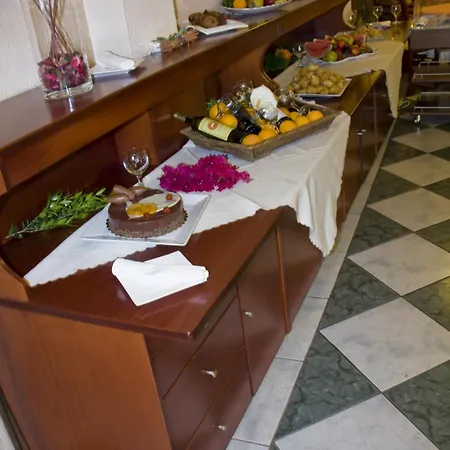 Venardos Hotel 3*