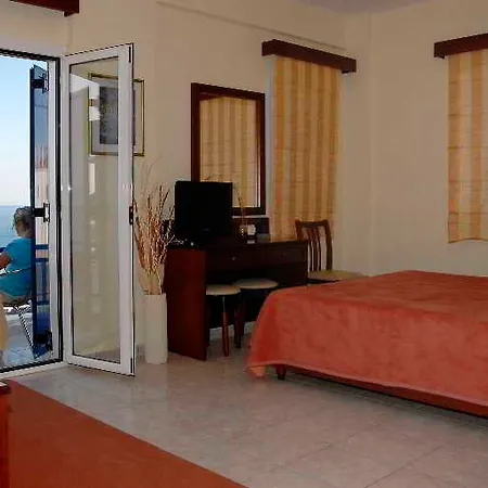 Venardos Hotel 3*